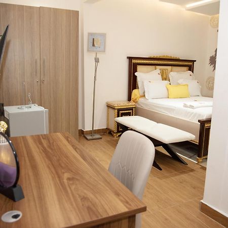Residence Le Sommet - Chambre Versace Douala Buitenkant foto