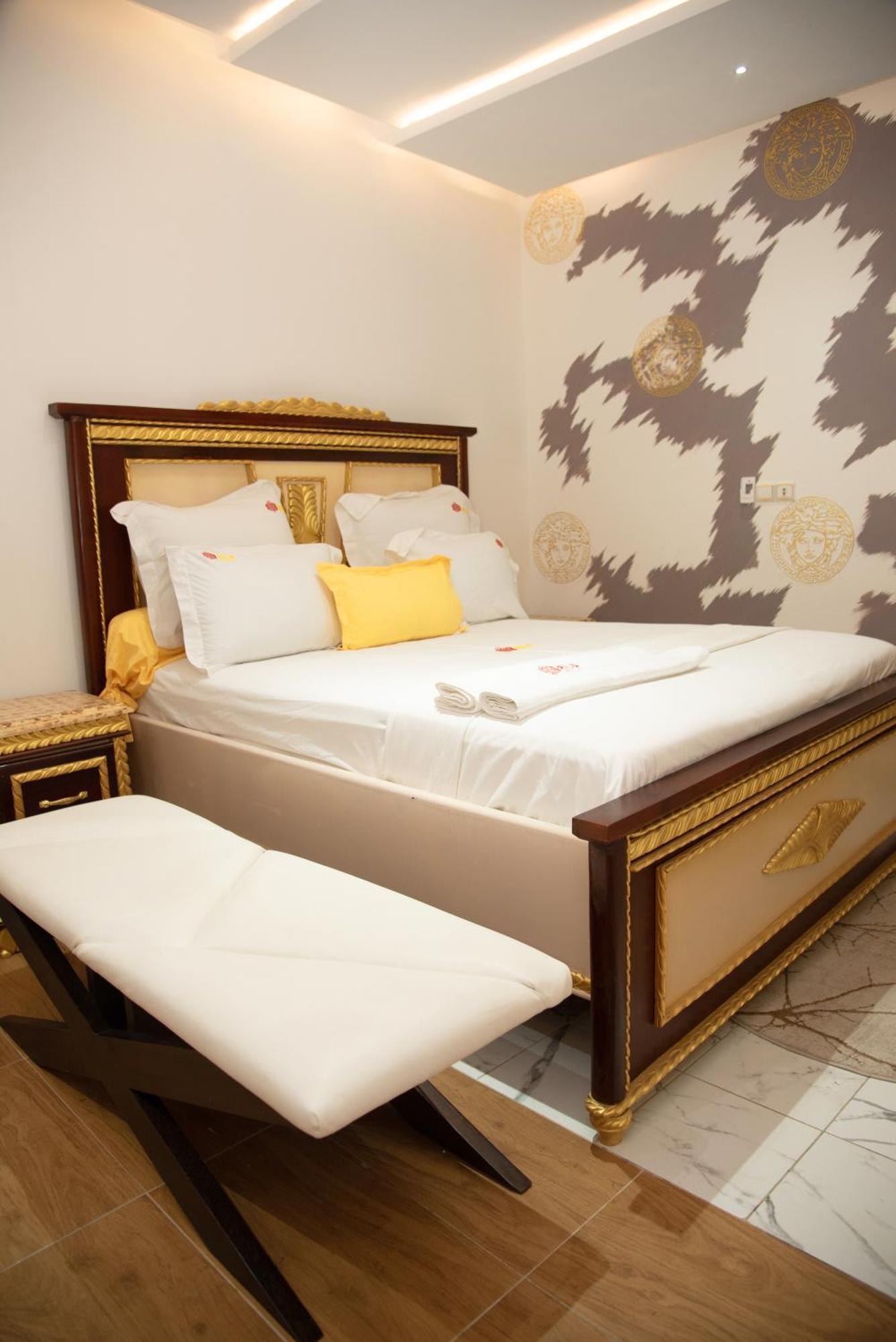 Residence Le Sommet - Chambre Versace Douala Buitenkant foto