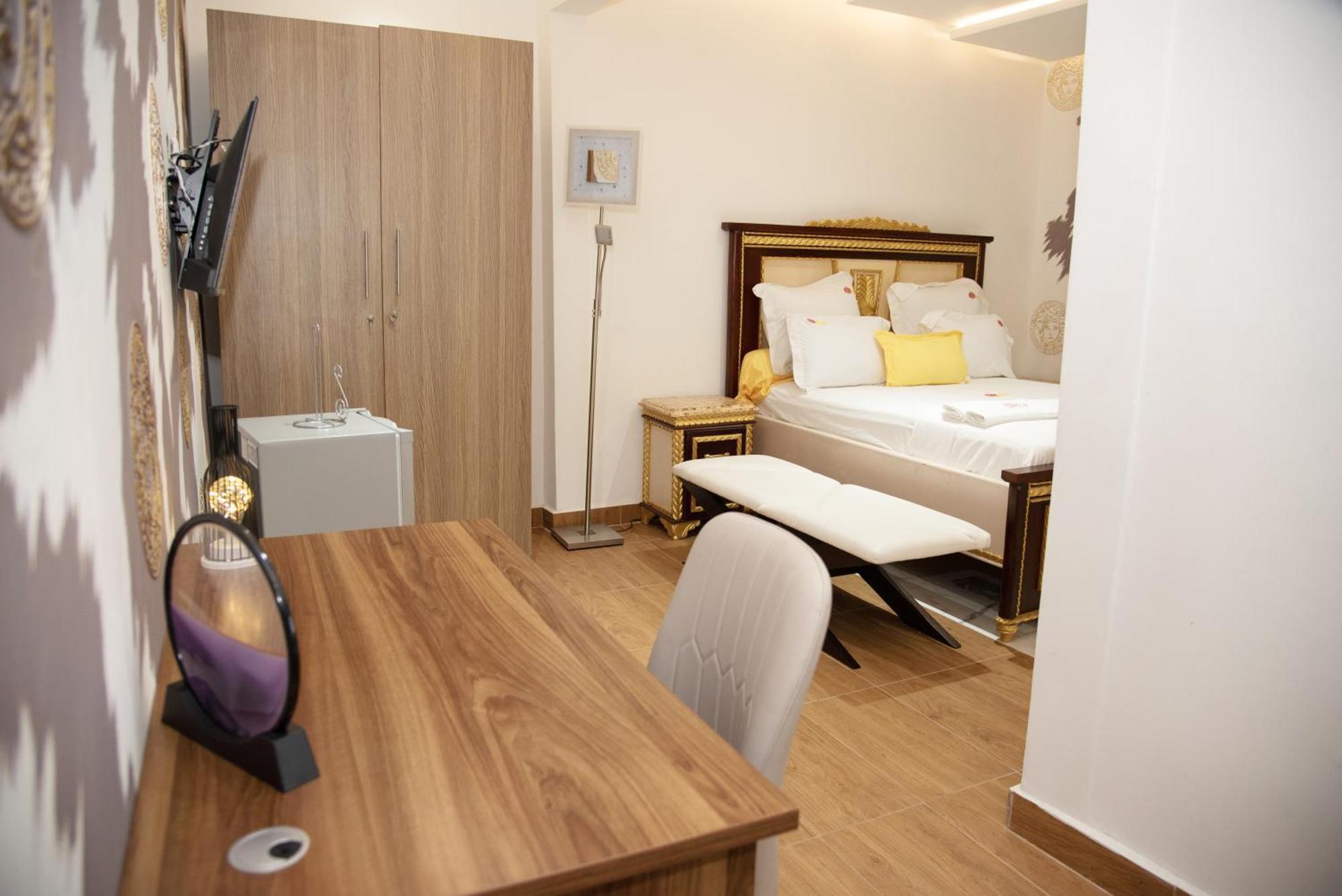 Residence Le Sommet - Chambre Versace Douala Buitenkant foto